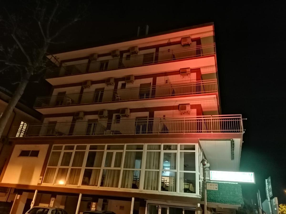 Hotel Nova Dhely Rimini Exterior photo