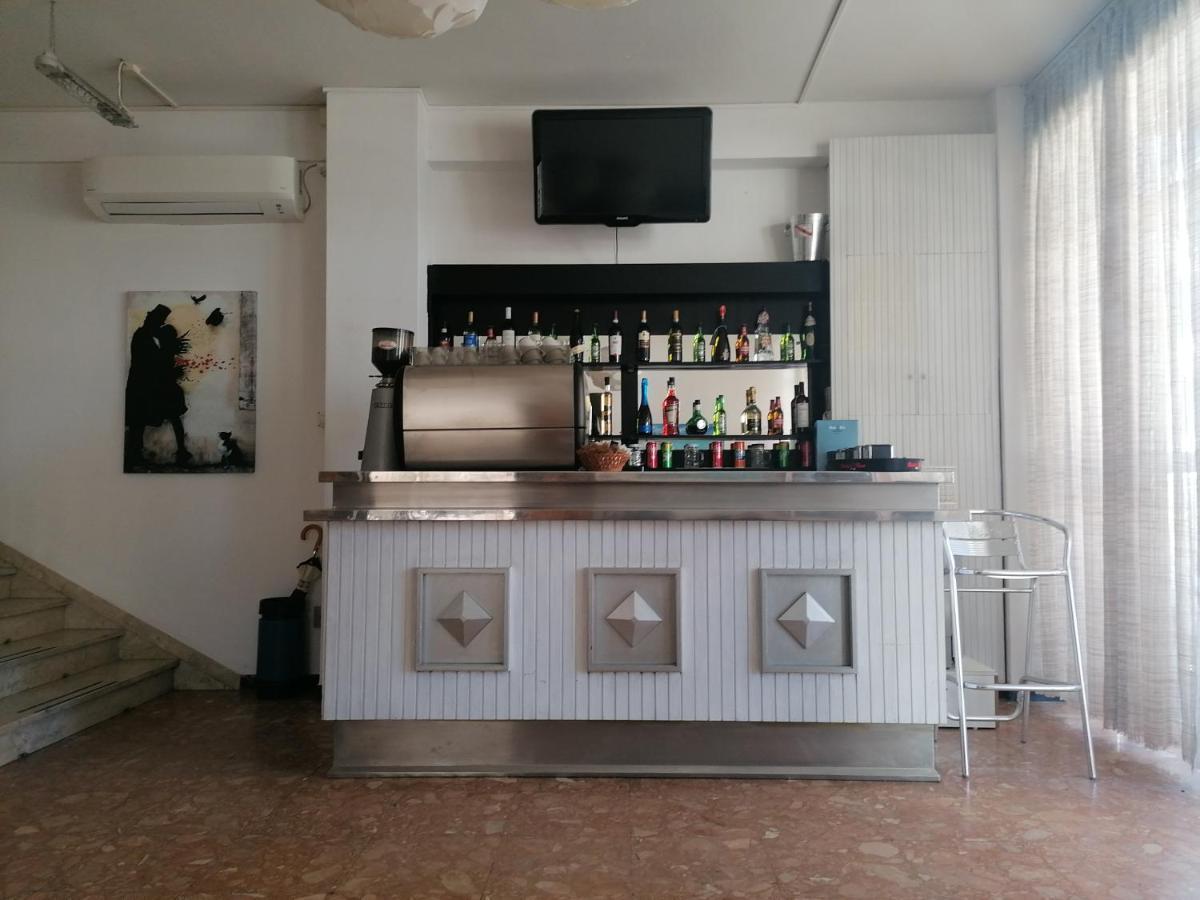Hotel Nova Dhely Rimini Exterior photo